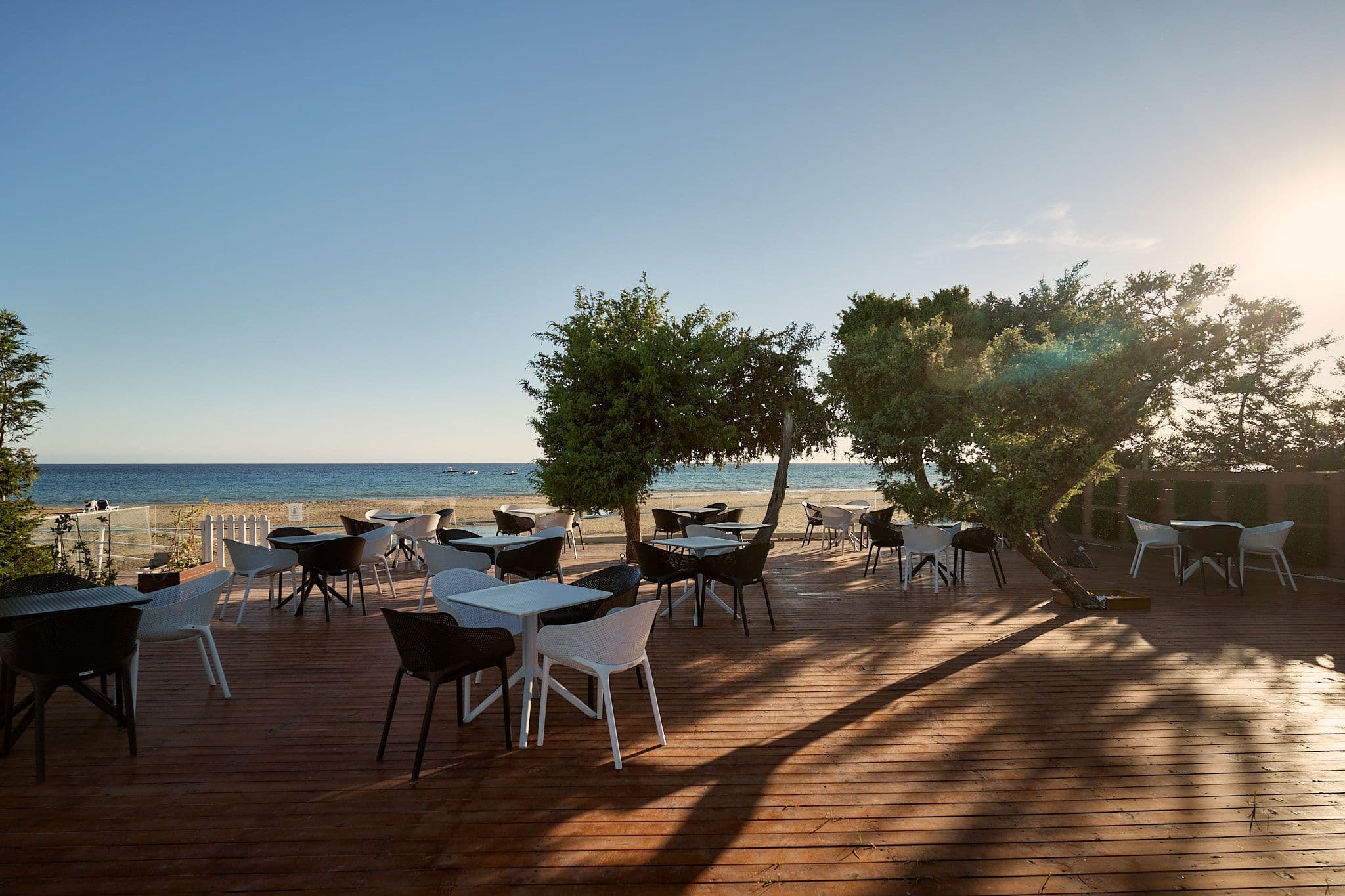 Mare Restaurant & Pool Bar