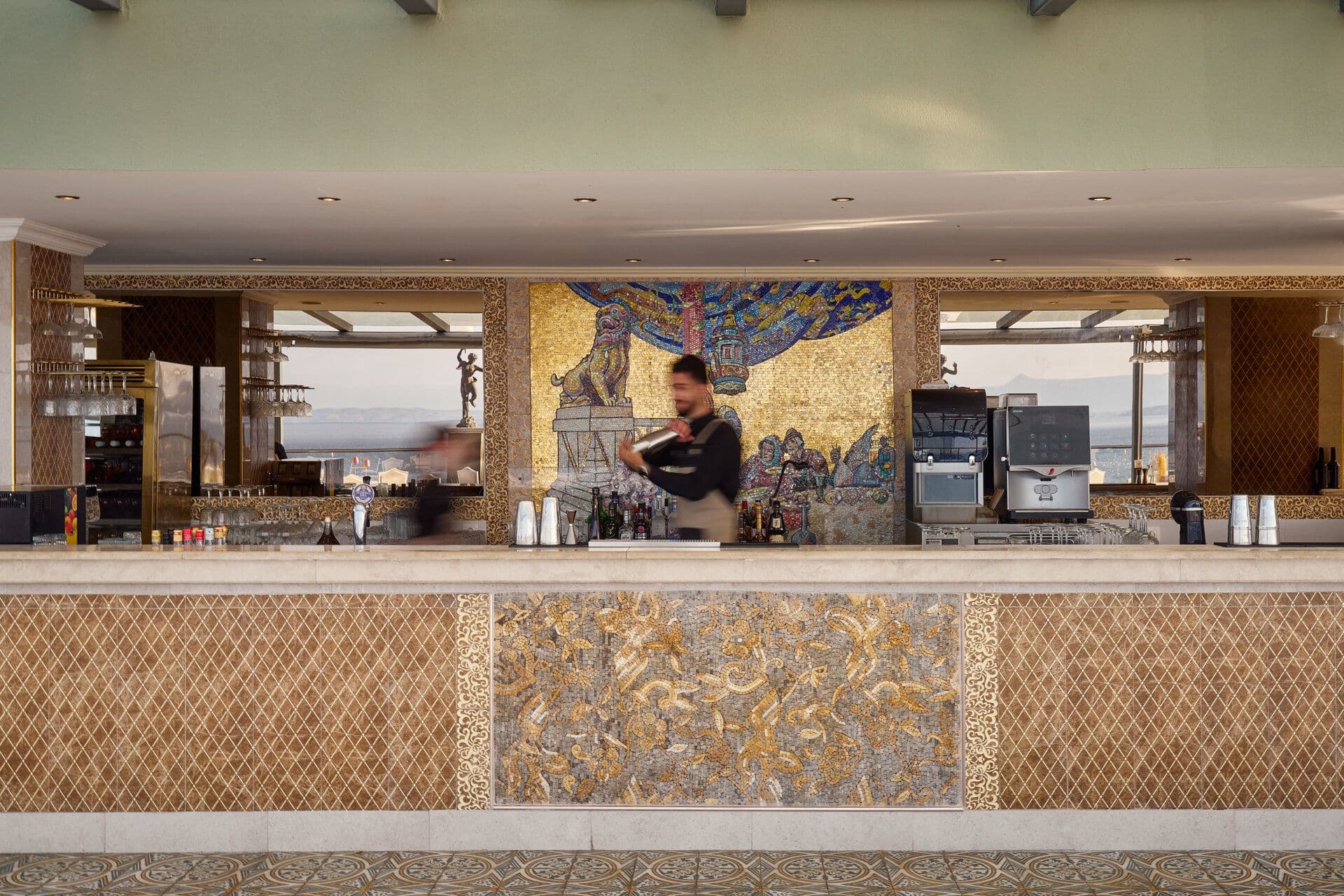 Ouranos Rooftop Bar - Palace