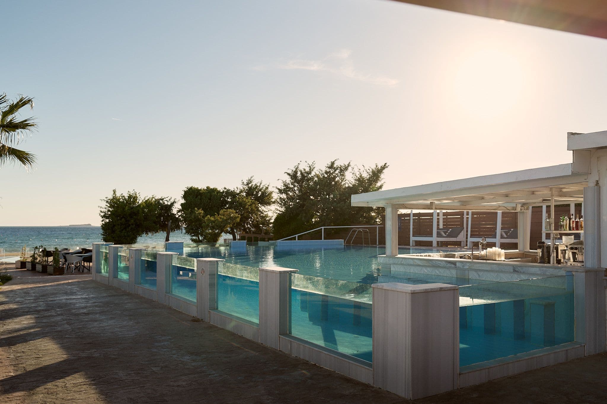 Mare Restaurant & Pool Bar