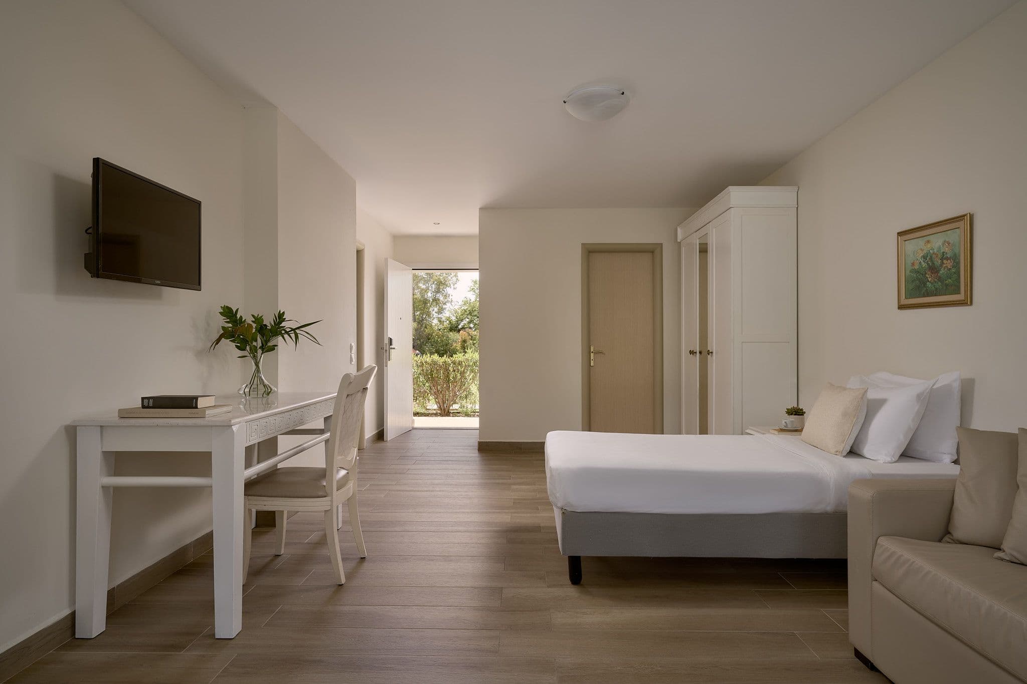 Junior Suite Sharing Pool