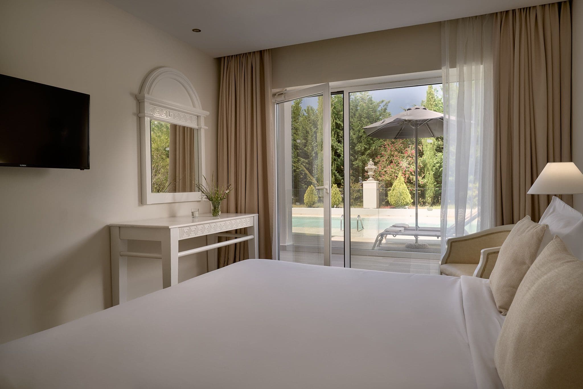 Junior Suite Sharing Pool