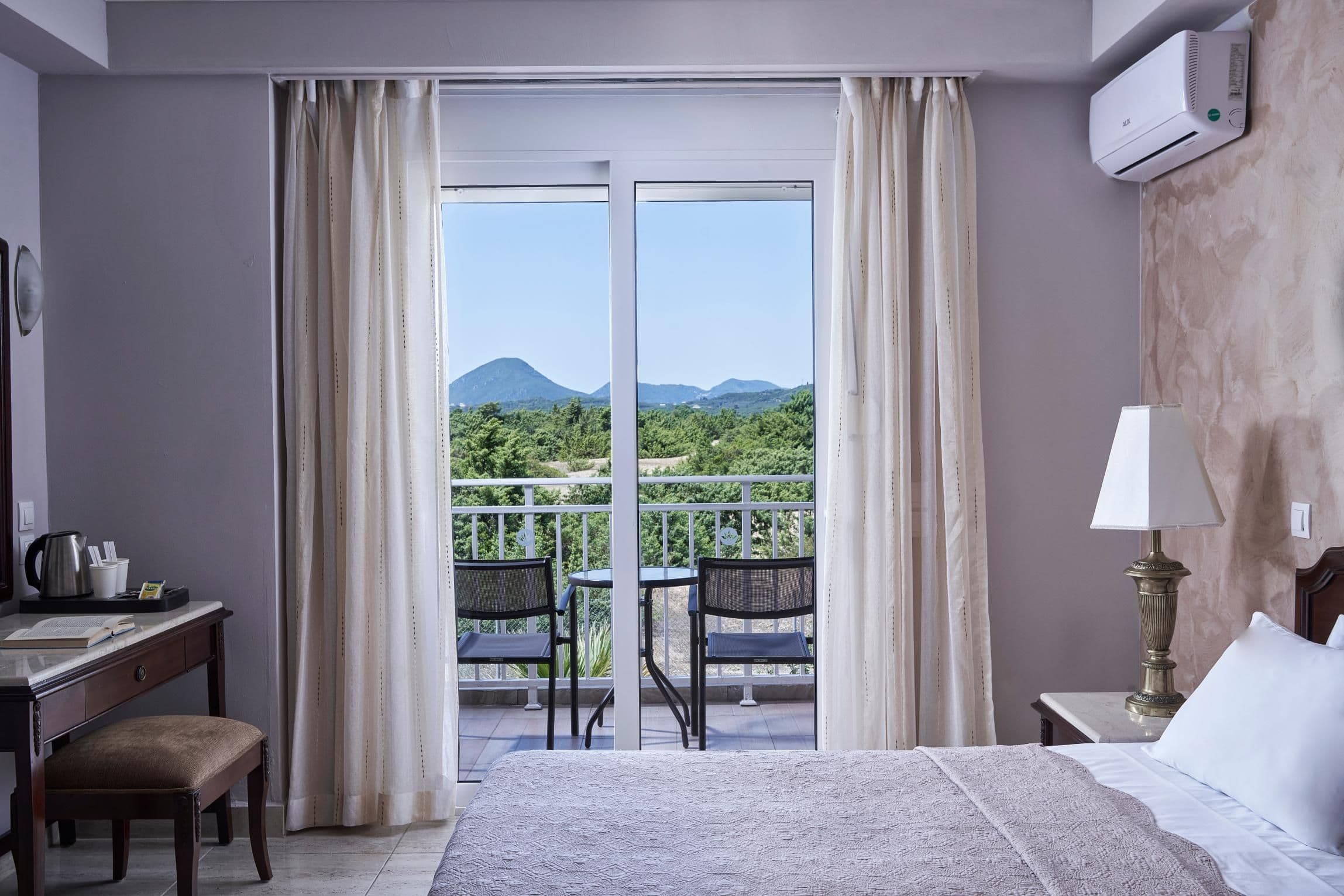 Superior Family Room Garden View