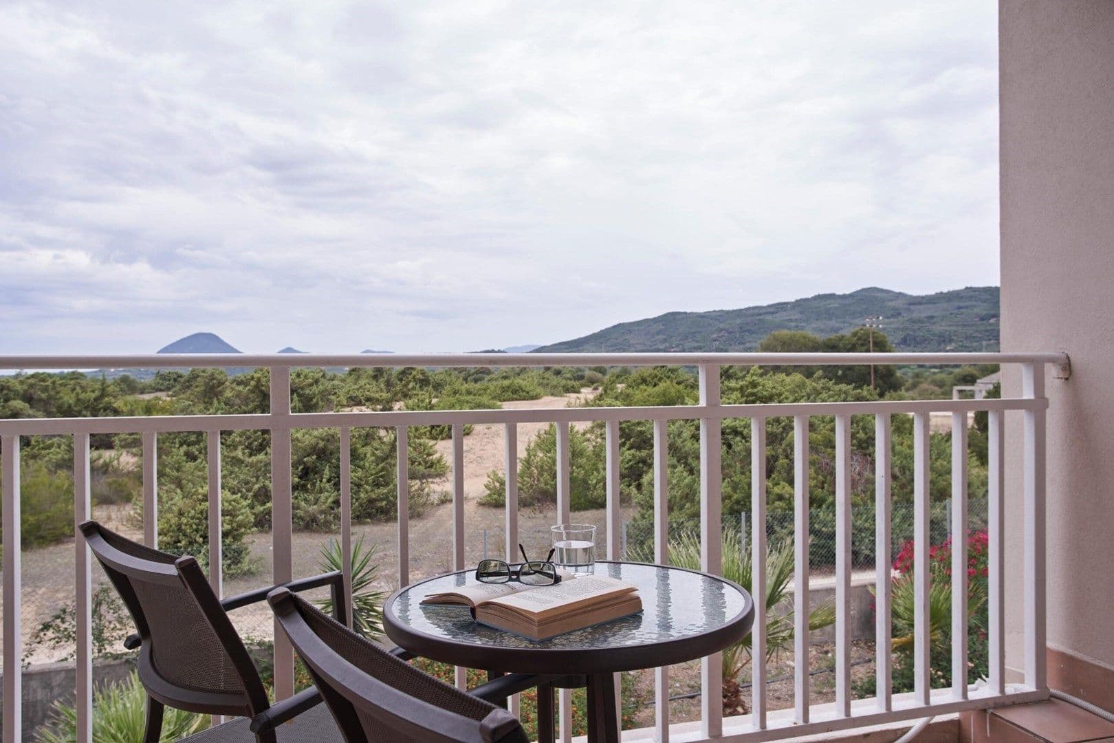 Superior Family Room Garden View